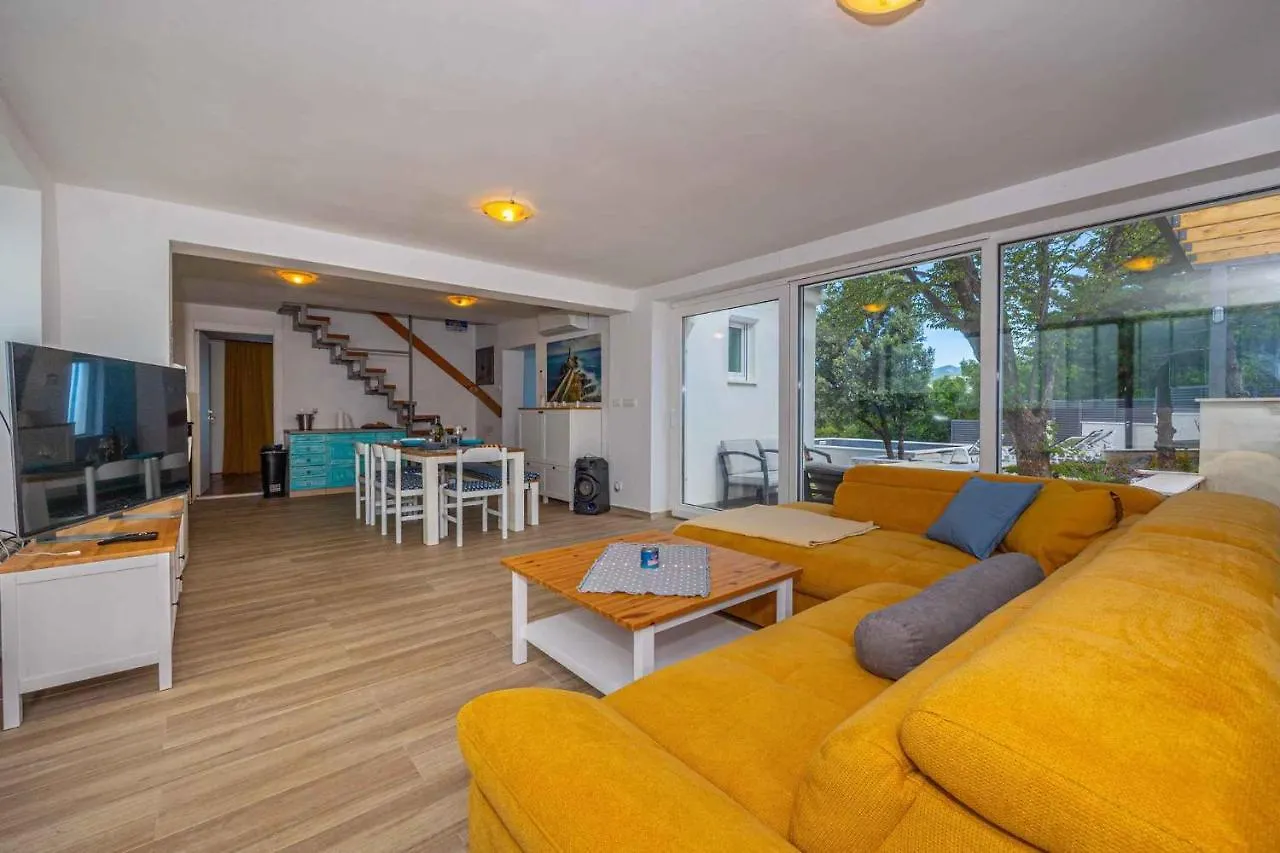 Holiday Home In Klenovica 43094